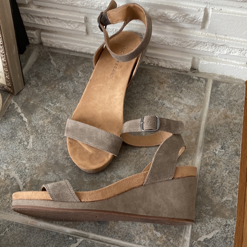 HP⭐️ Lucky Brand Karston Beige Suede Ankle Wrap Wedge Sandal size 8 EUC